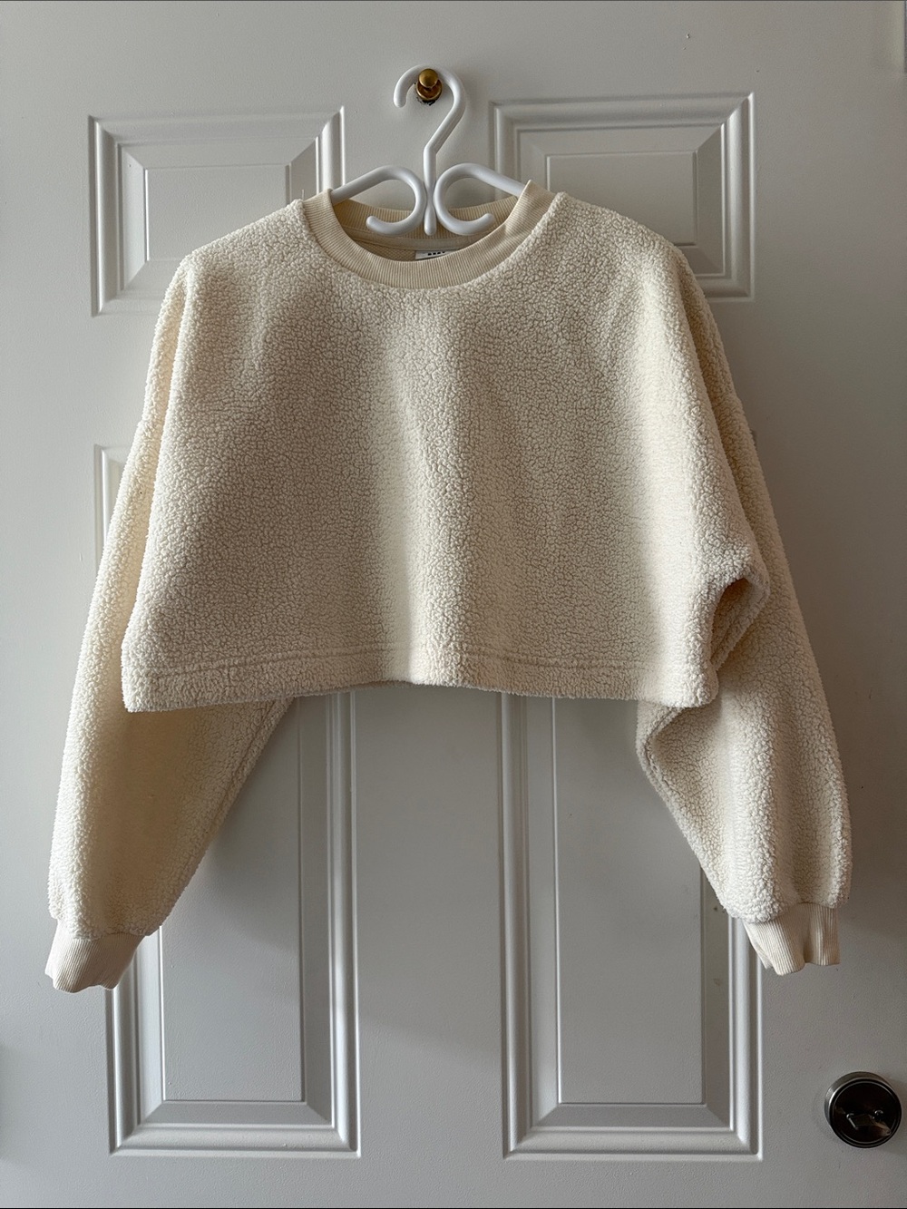 SUNDAY BEST - ARITZIA - Size XS Cream Sherpa Cropped - Excellent Condition!